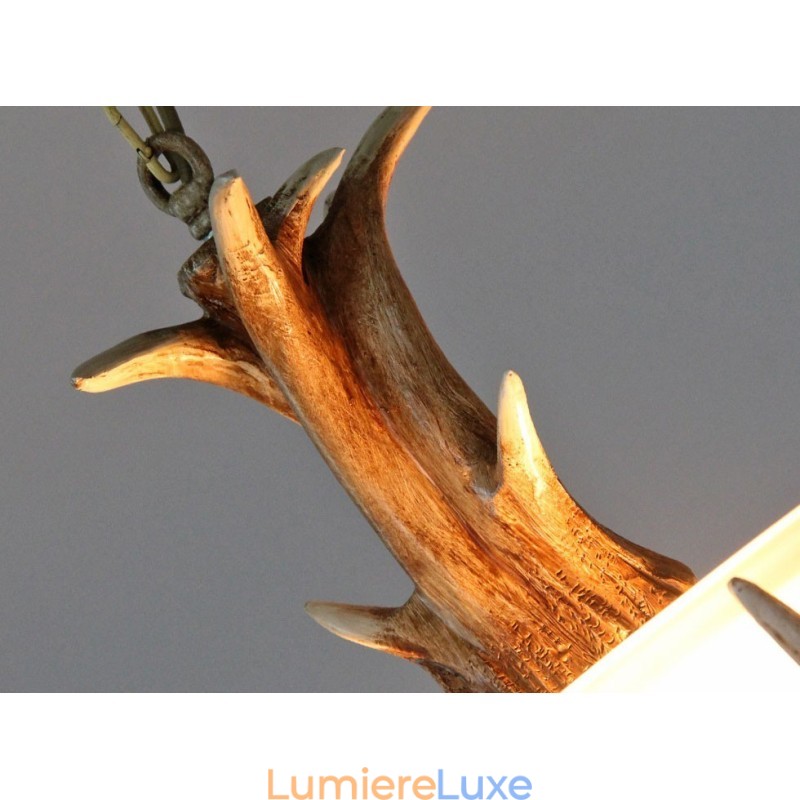 Suspension rustique artistique rétro en bois de cerf avec abat-jour en verre