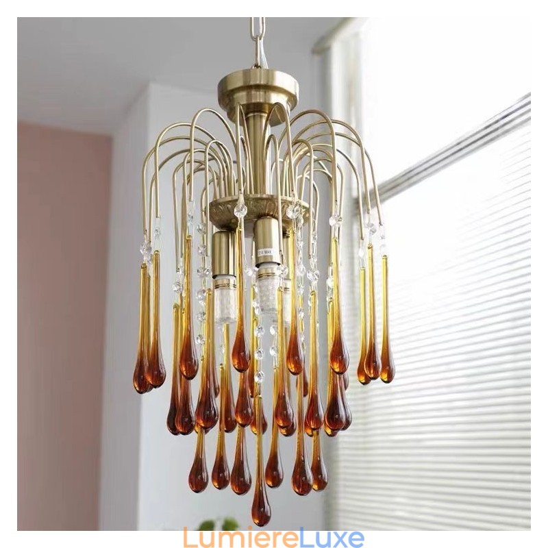Lustre en verre en forme de goutte d'eau
