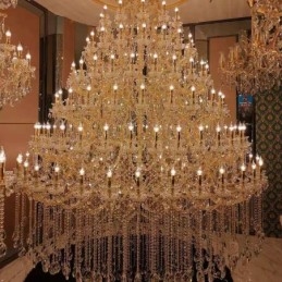 Lustre décoratif de luxe en cristal avec 96 lumières