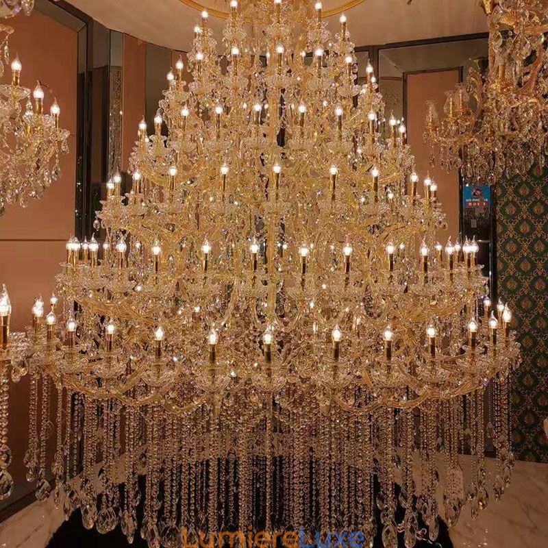 Lustre décoratif de luxe en cristal avec 96 lumières