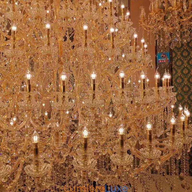 Lustre décoratif de luxe en cristal avec 96 lumières