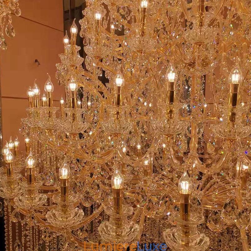 Lustre décoratif de luxe en cristal avec 96 lumières