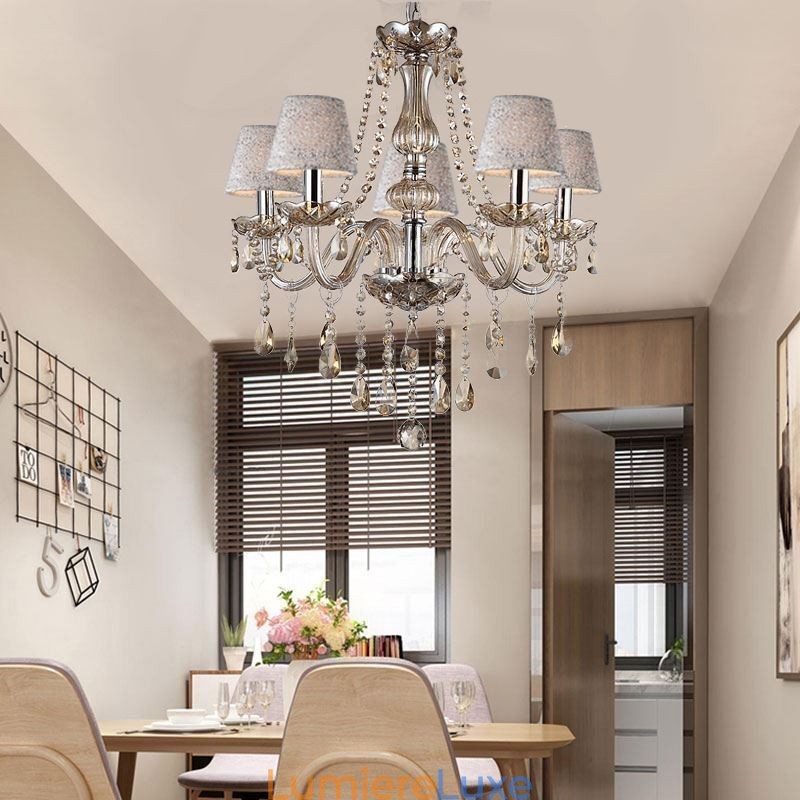 Lustre classique européen en cristal Cognac