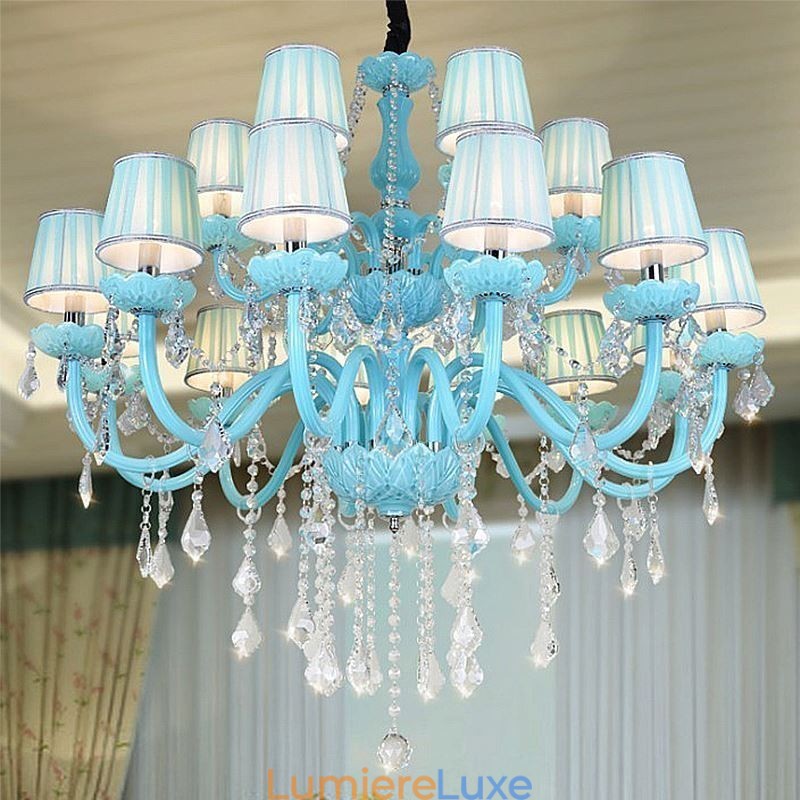Grand lustre européen en cristal bleu