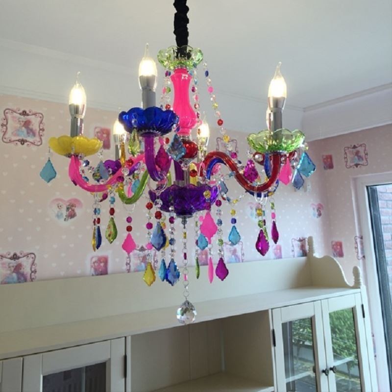 Grand lustre en cristal coloré de style européen