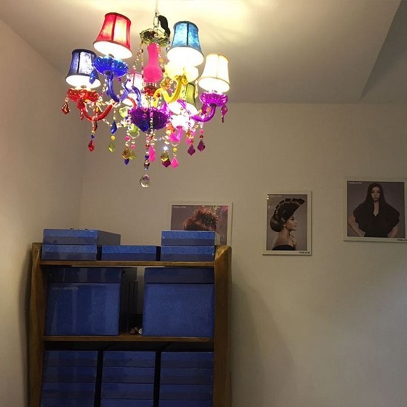 Grand lustre en cristal coloré de style européen