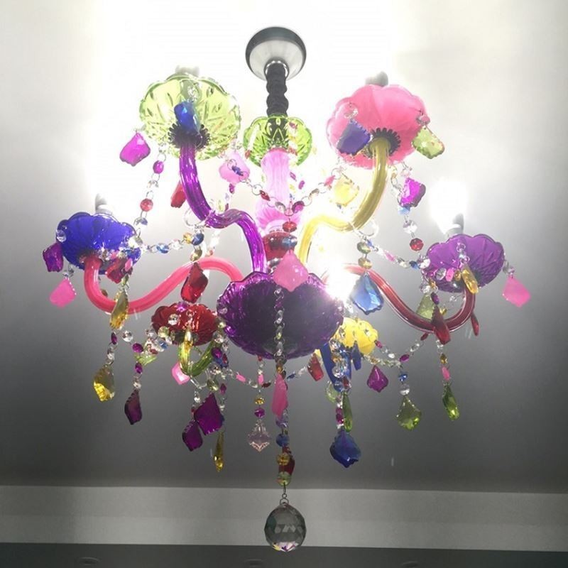 Grand lustre en cristal coloré de style européen