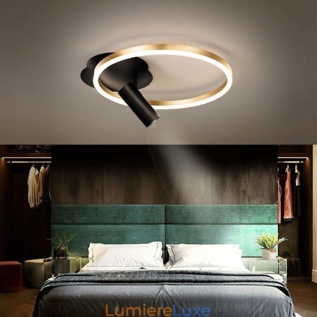 Plafonnier en or brossé avec anneau halo et spot lumineux Plafonnier en or brossé avec anneau halo et spot lumineux