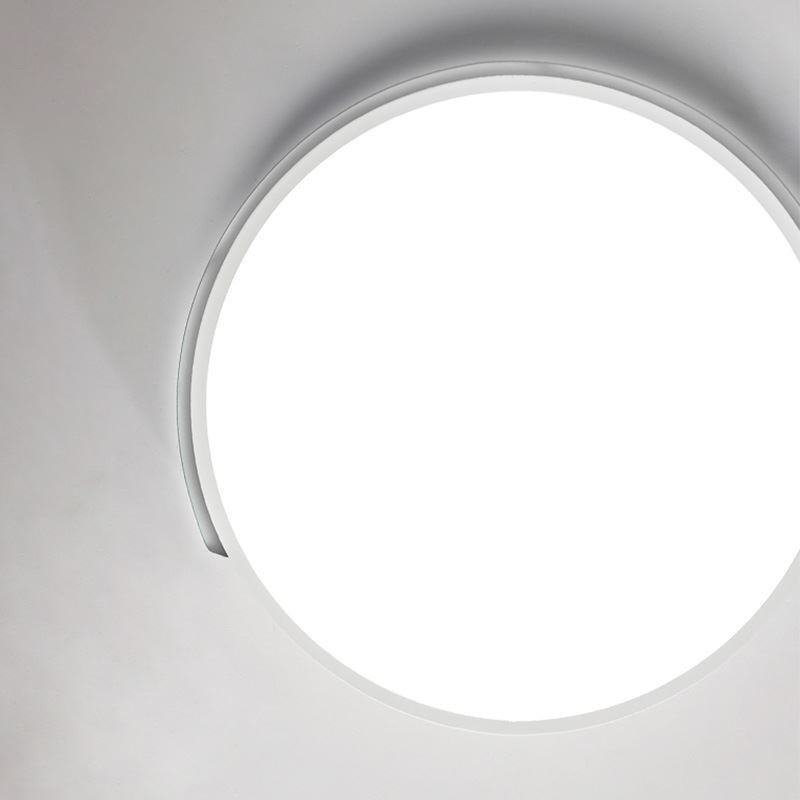 Plafonnier circulaire encastré simple et moderne