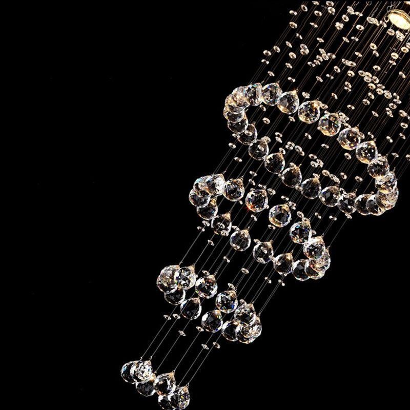 Lustre en cristal contemporain élégant pour escalier duplex