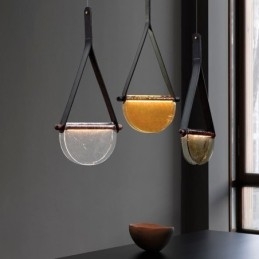 Suspension moderne minimaliste en verre