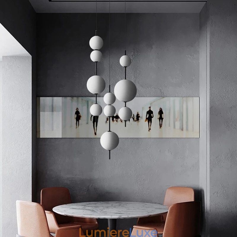 Suspension moderne minimaliste en forme de haricot magique et de molécule