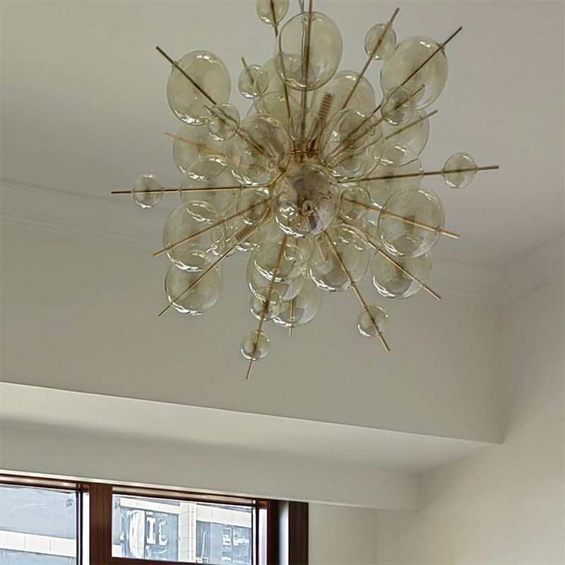 Suspension moderne et minimaliste en verre à bulles