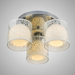 Plafonnier à trois lumières en verre avec dôme encastré