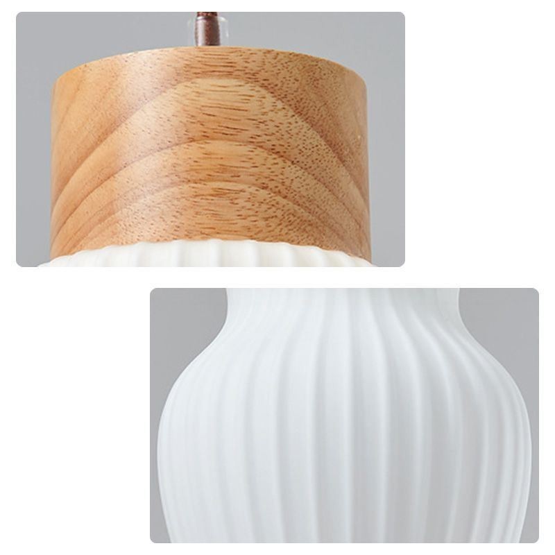 Suspension japonaise en bois et bouilloire en verre
