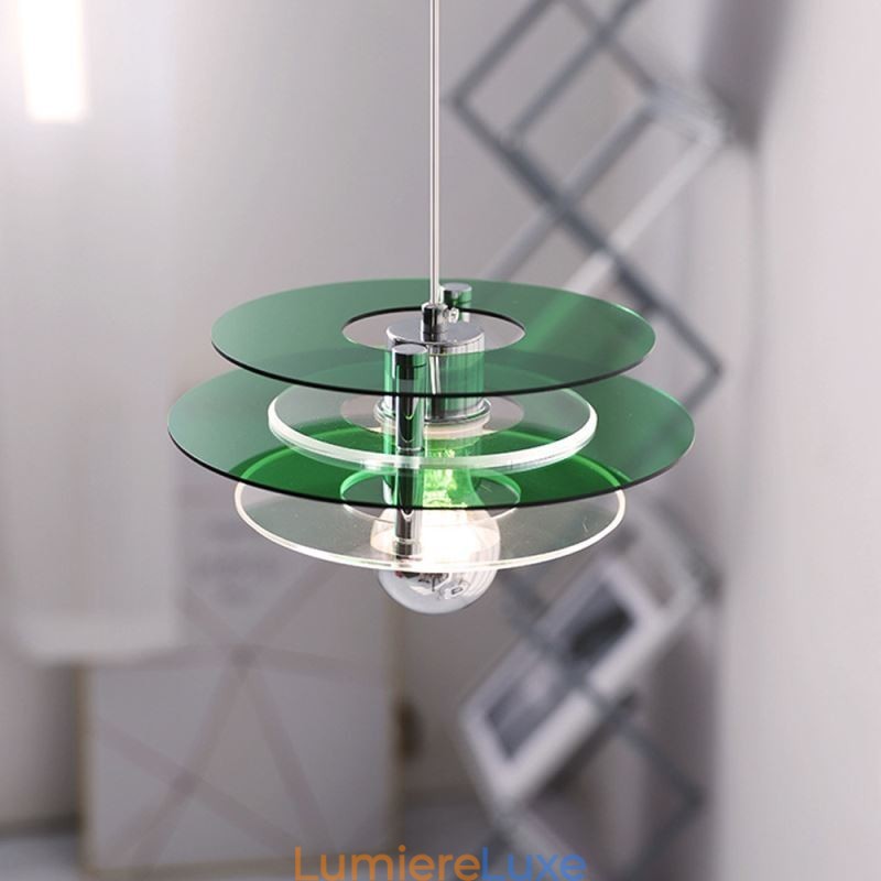 Suspension nordique post-moderne en acrylique