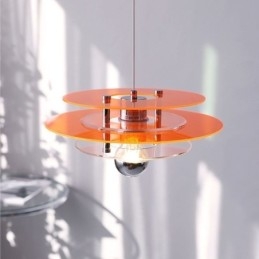 Suspension nordique post-moderne en acrylique