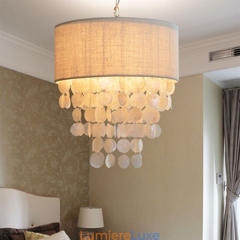 Suspension contemporaine en coquillages de méduses avec abat-jour cylindrique