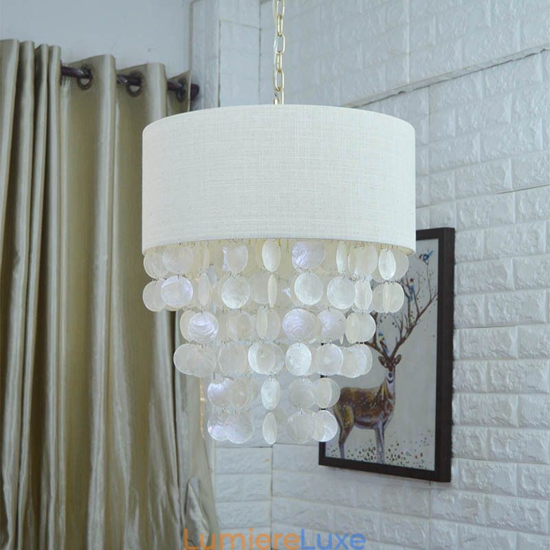 Suspension contemporaine en coquillages de méduses avec abat-jour cylindrique