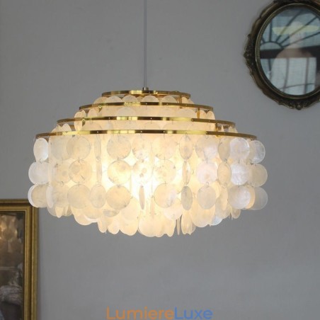 Lustre moderne en forme de goutte d'eau avec abat-jour en coquillage blanc Lustre moderne en forme de goutte d'eau avec abat-jour en coquillage blanc