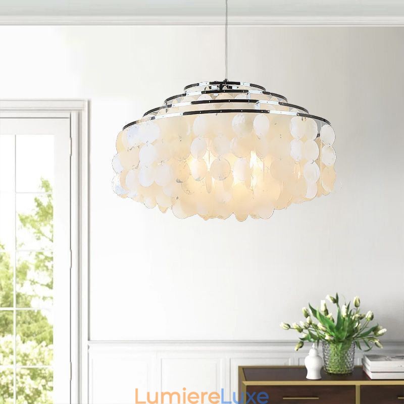 Lustre moderne en forme de goutte d'eau avec abat-jour en coquillage blanc
