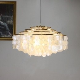Lustre moderne en forme de goutte d'eau avec abat-jour en coquillage blanc