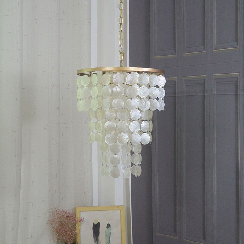 Plafonnier suspendu contemporain en forme de coquillage