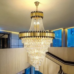 Plafonnier luxueux en cristal et suspension dorée