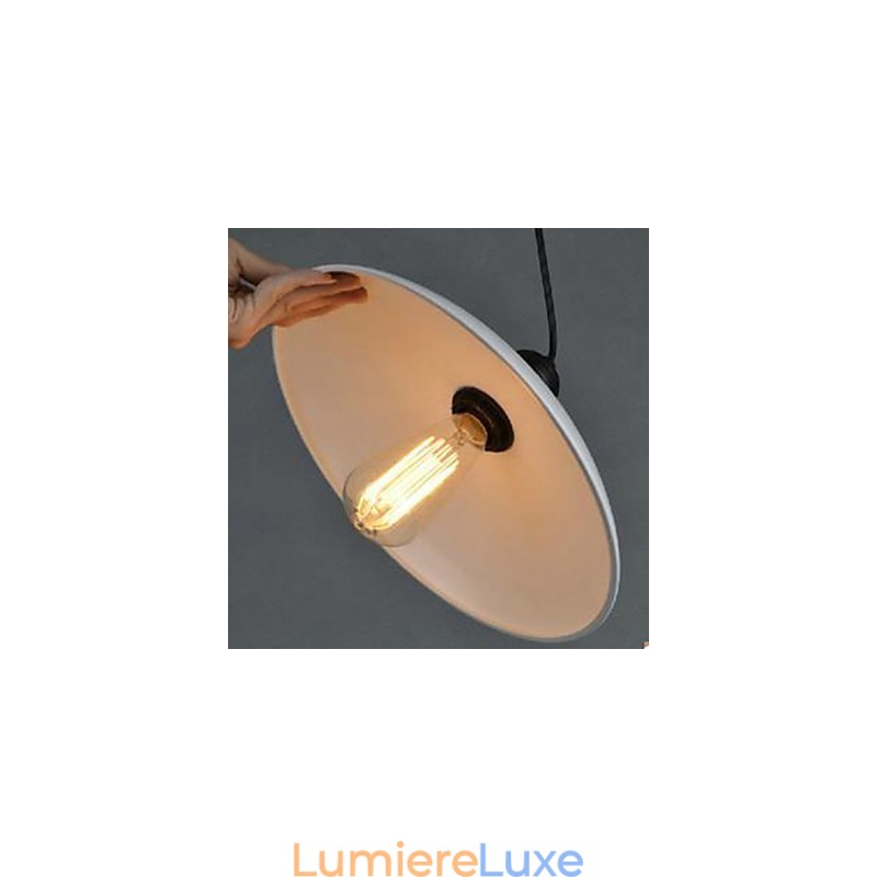 Suspension classique traditionnelle rustique blanche à éclairage encastré