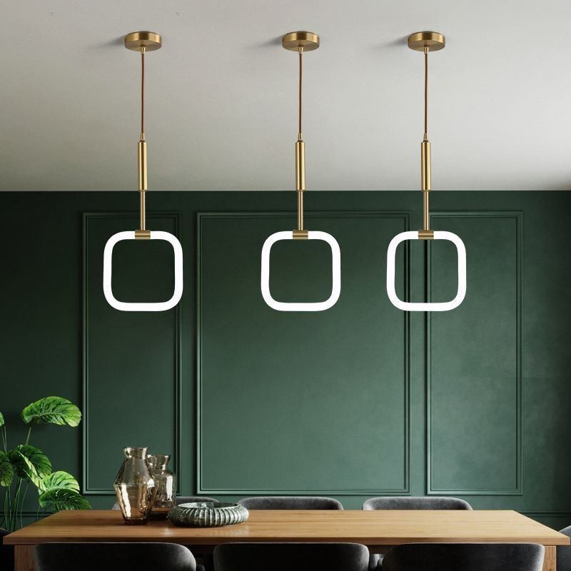 Plafonnier suspendu moderne et simple en laiton