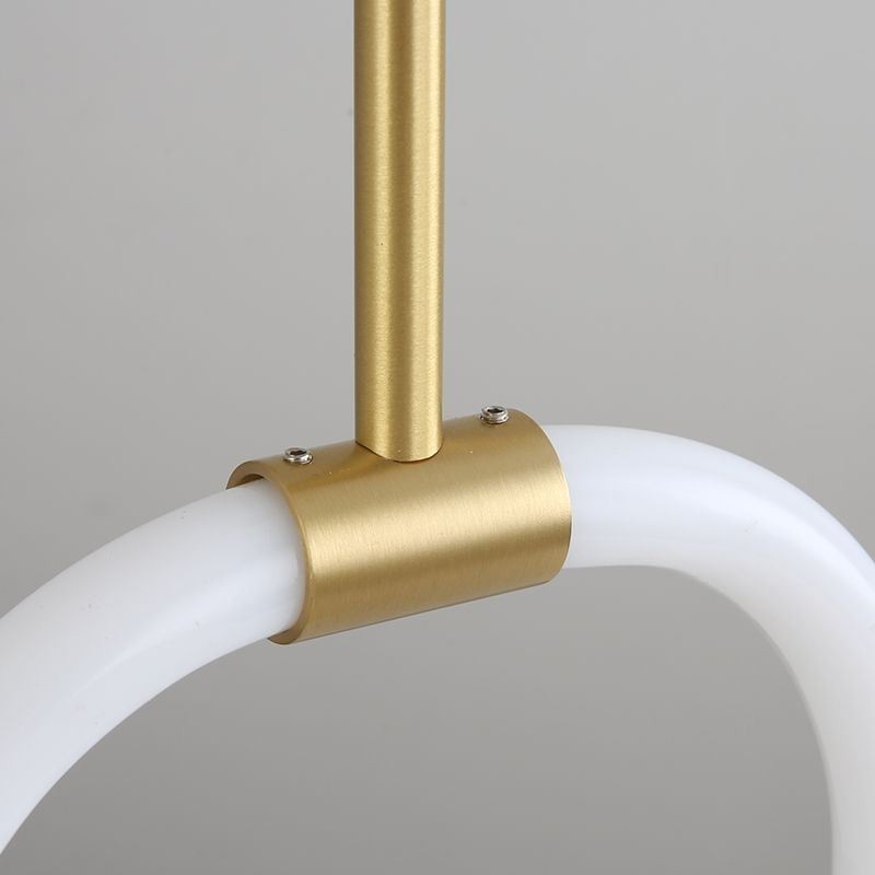Plafonnier suspendu moderne et simple en laiton