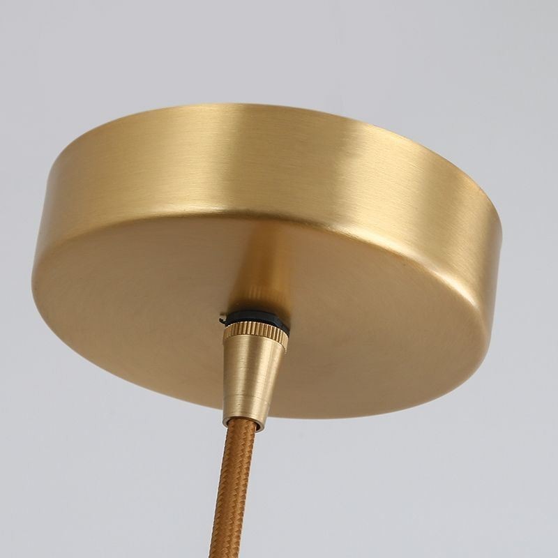 Plafonnier suspendu moderne et simple en laiton