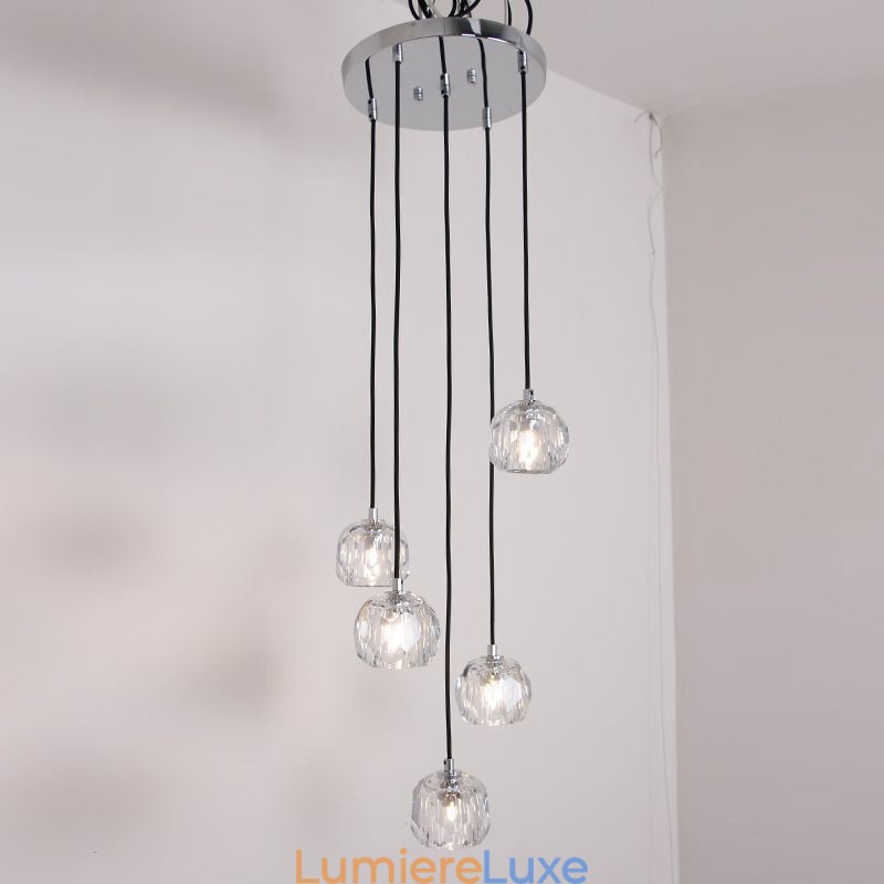 Plafonnier suspendu moderne en cristal en forme de ballon de football