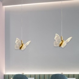 Suspension en acrylique en forme de papillon