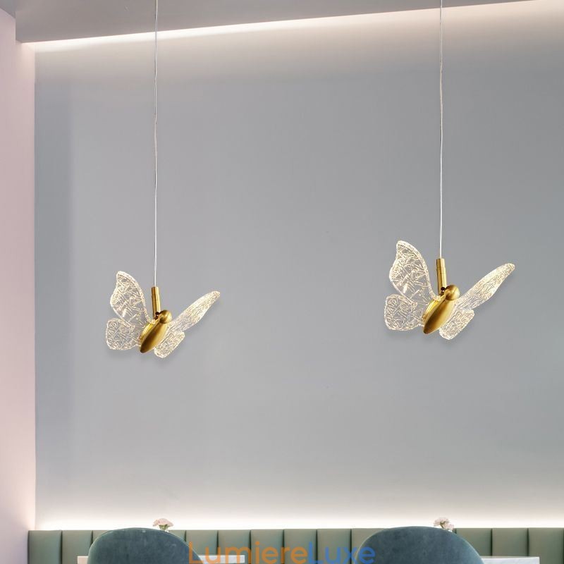 Suspension en acrylique en forme de papillon