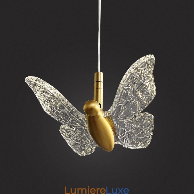 Suspension en acrylique en forme de papillon