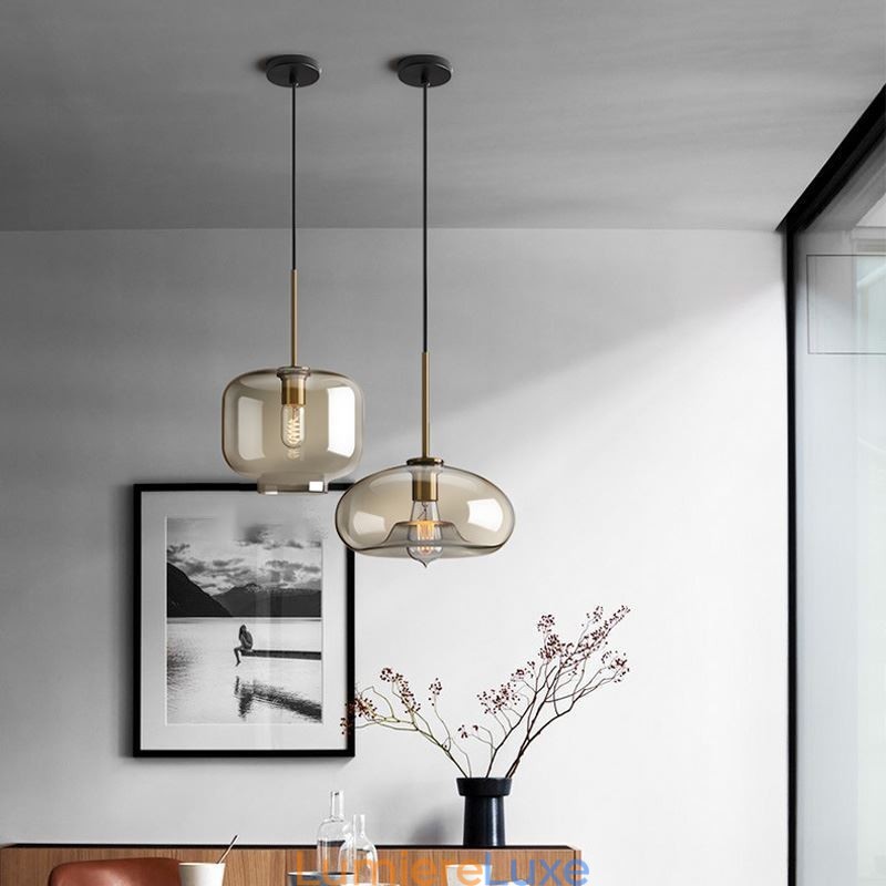 Suspension en verre minimaliste couleur cognac, luminaire décoratif en verre