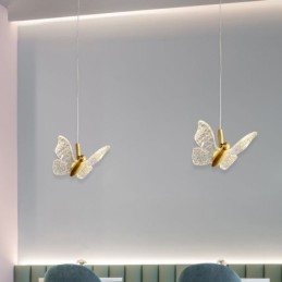 Suspension en acrylique en forme de papillon