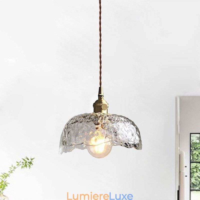 Suspension irrégulière en laiton et verre, plafonnier en verre martelé