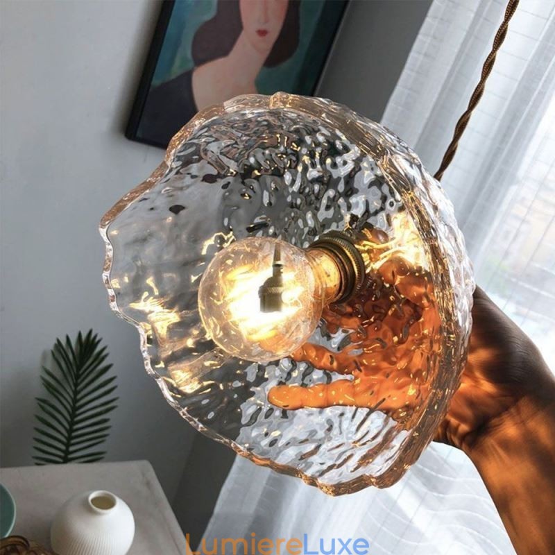 Suspension irrégulière en laiton et verre, plafonnier en verre martelé