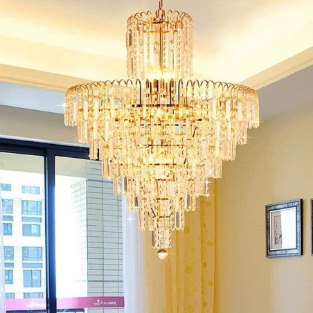 Lustre conique moderne et élégant en cristal Lustre conique moderne et élégant en cristal