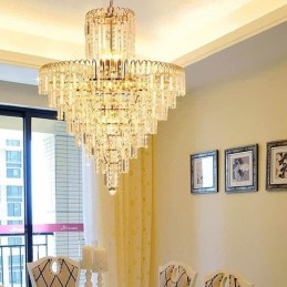 Lustre conique moderne et élégant en cristal