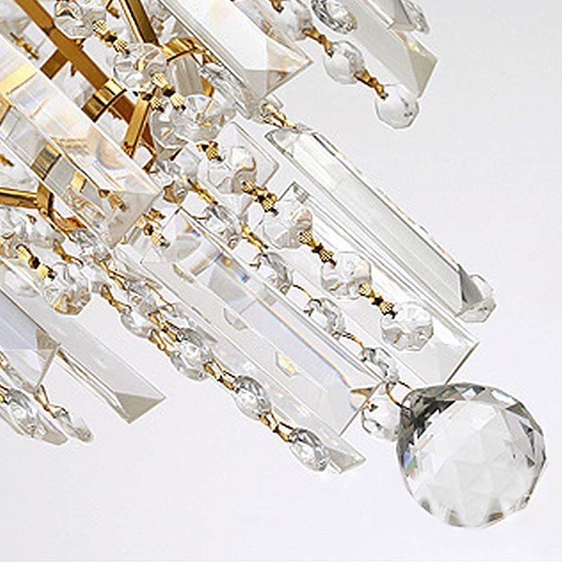 Lustre conique moderne et élégant en cristal