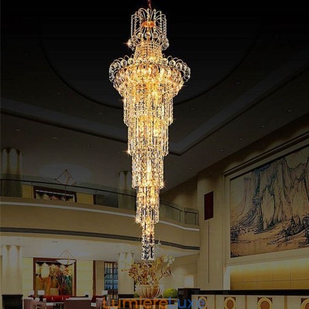 Lustre européen en cristal à long pendentif Lustre européen en cristal à long pendentif