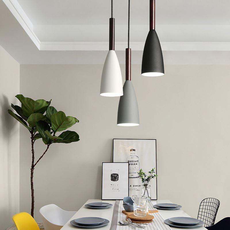 Lampe suspendue moderne au design simple et spécial