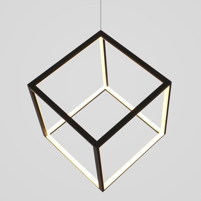 Suspension noire en forme de cube géométrique