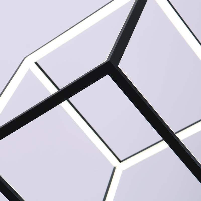 Suspension noire en forme de cube géométrique