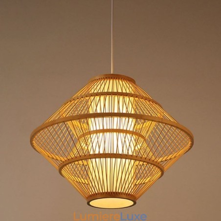 Suspension en bambou au design gyroscopique Suspension en bambou au design gyroscopique