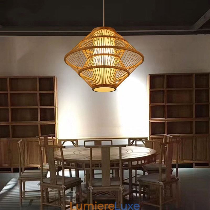 Suspension en bambou au design gyroscopique