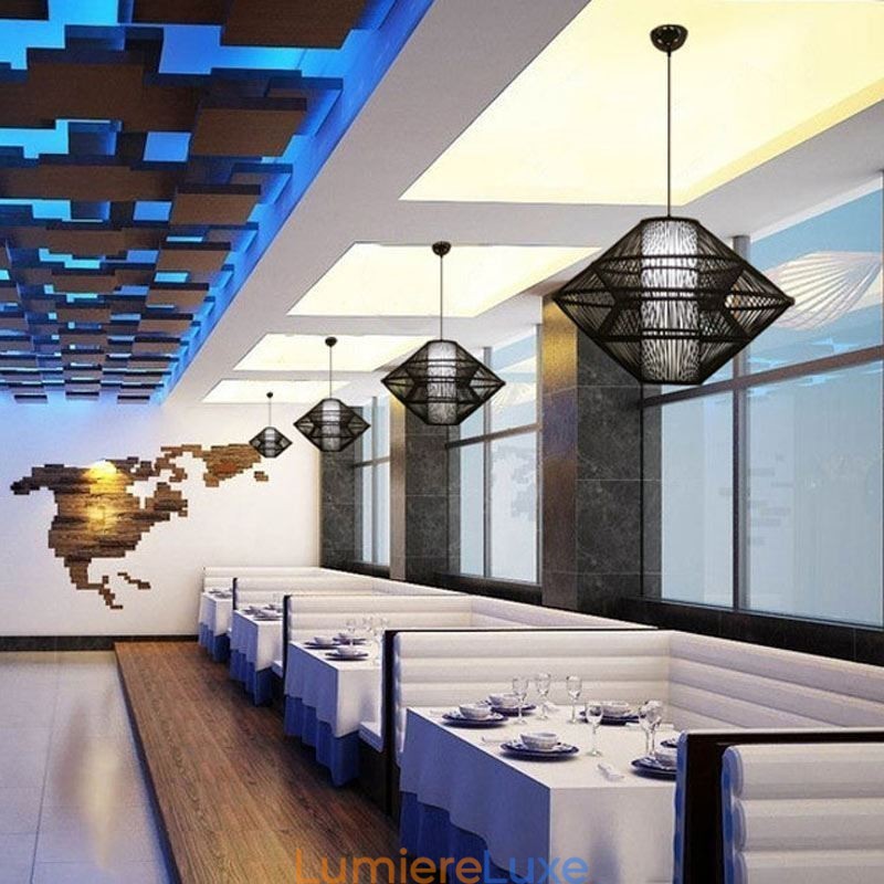 Suspension en bambou au design gyroscopique